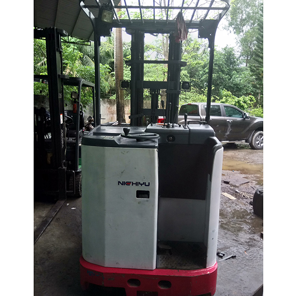 XE NÂNG ĐIỆN REACH TRUCK - KHANG NAM ĐỨNG LÁI
