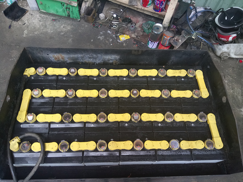 Acquy xe nâng Hitachi Khang Nam