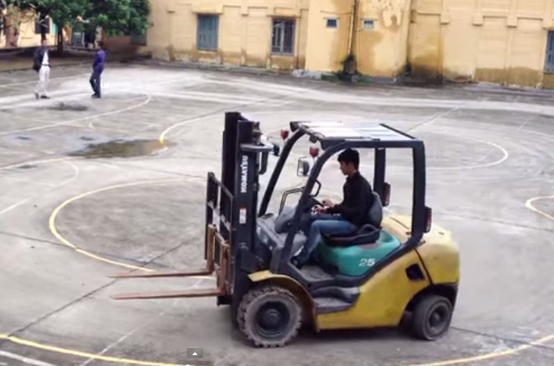 Kinh nghiệm lái xe nâng cho thuê đơn giản (P.2)